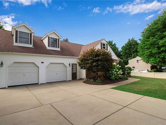 2nd image of 2709 Oakland Dr