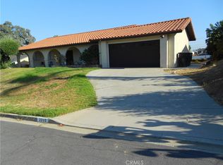 2233 Mountain View Dr, Corona, CA 92882