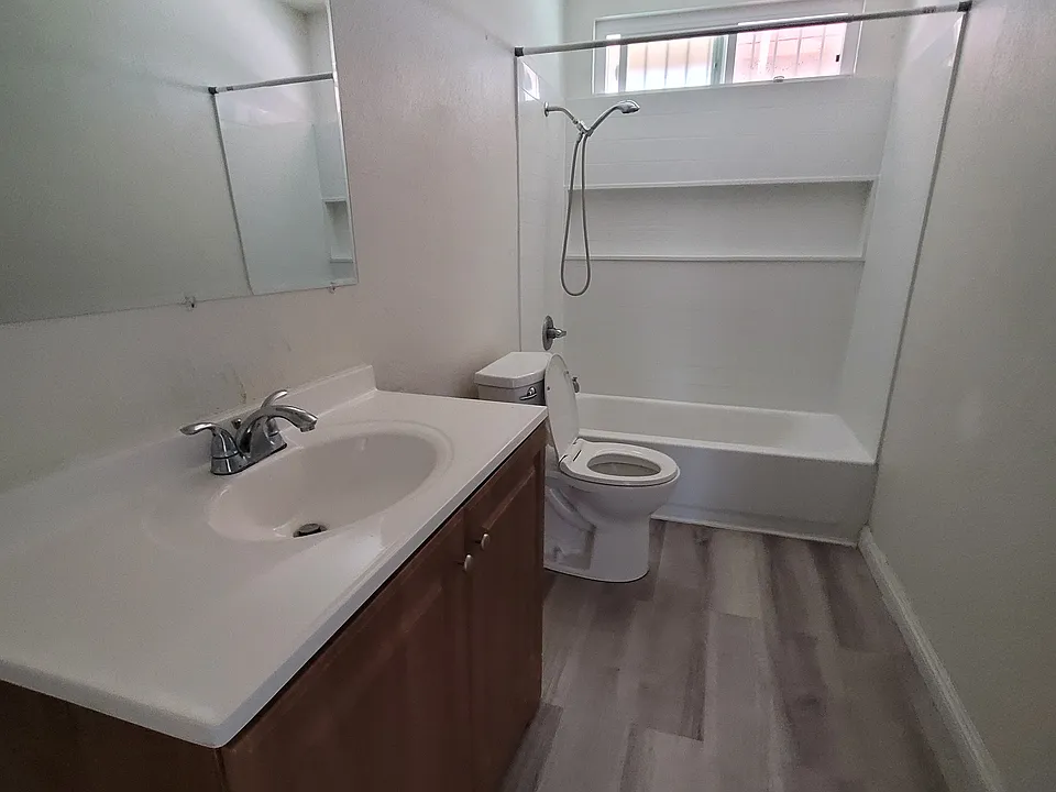 1811 W Gramercy Ave #4
