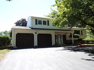 3 Joan St, Kendall Park, NJ 08824