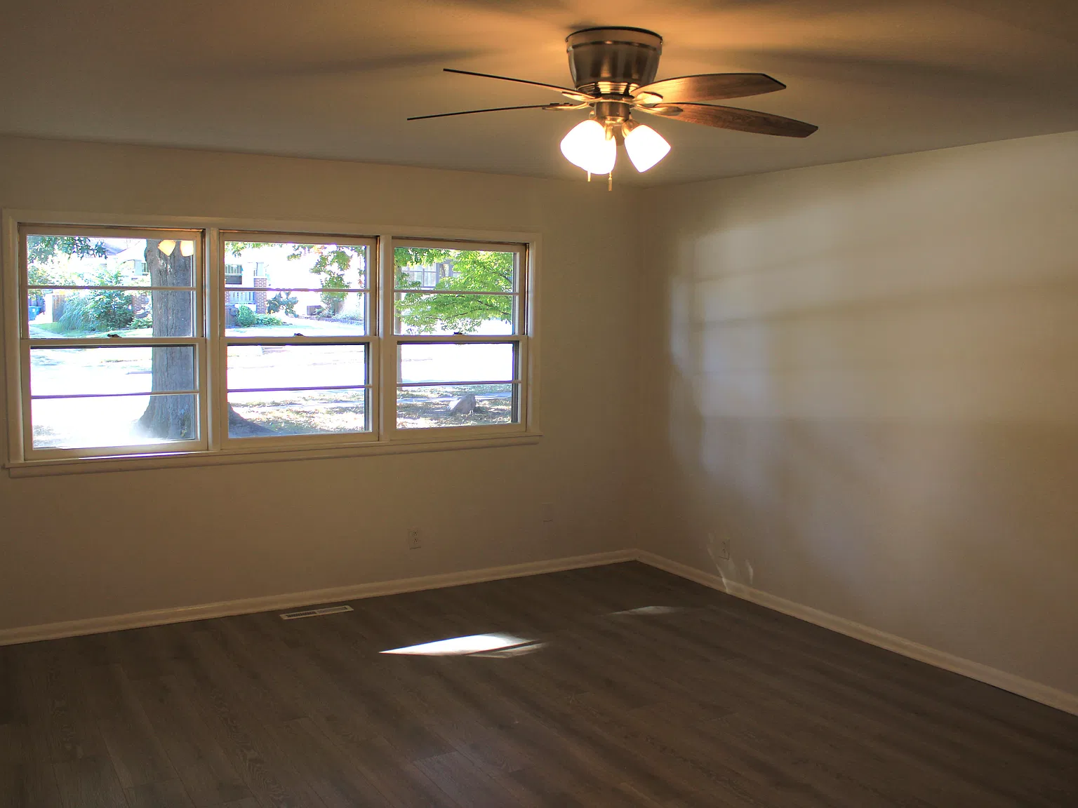 2 bed, 900 sqft, $1,200 — Photo 4