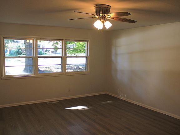 4th image of 1359 E Elm St