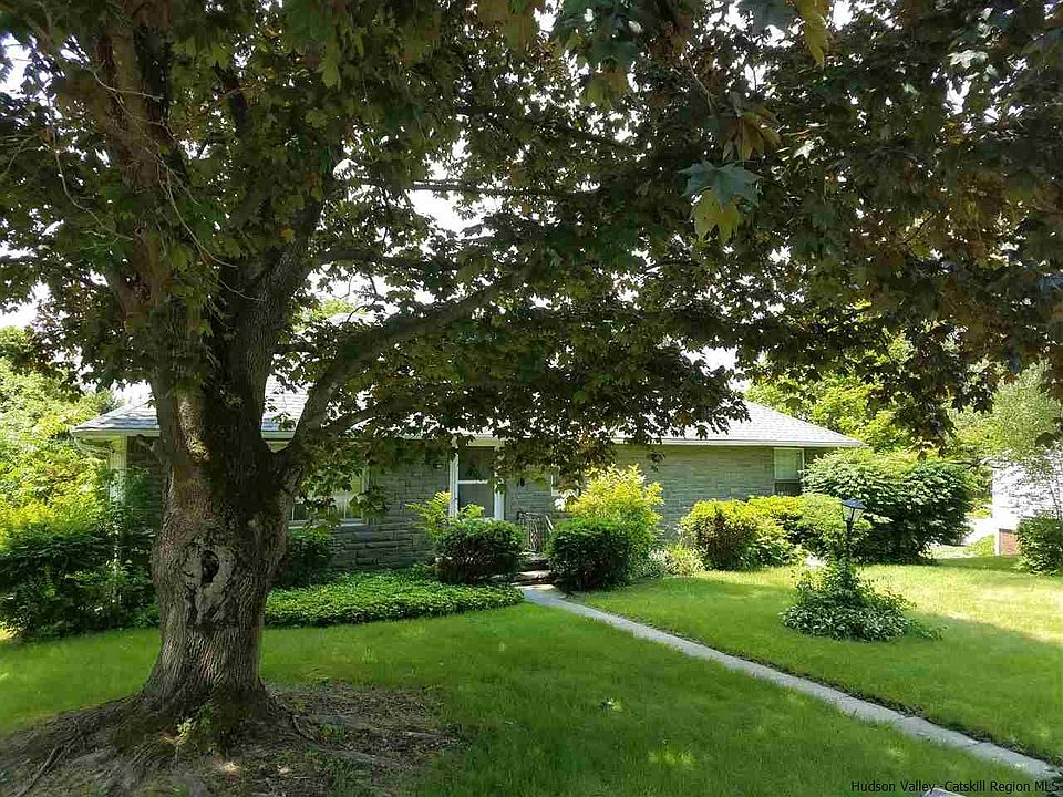 2nd image of 414 Hillside Dr