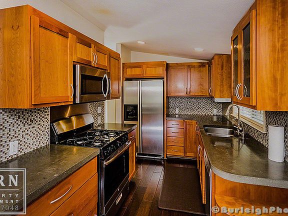 5th image of 2763 San Carlos Ave
