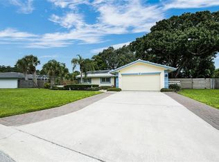 2039 Riviera Dr, Sarasota, FL 34232