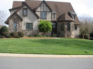 1205 Hadley Park Ln, Matthews, NC 28104