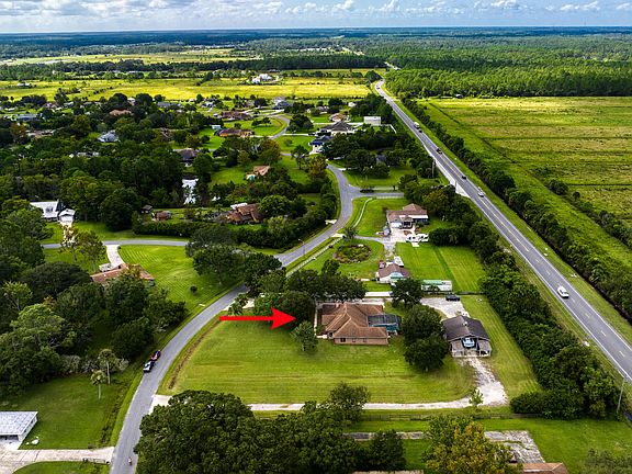 4th image of 165 Country Circle Dr W