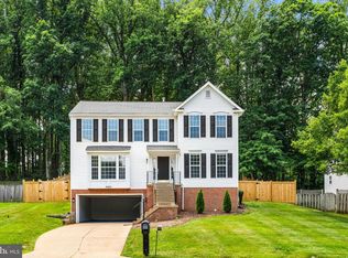 4925 Frishman Ct, Woodbridge, VA 22193