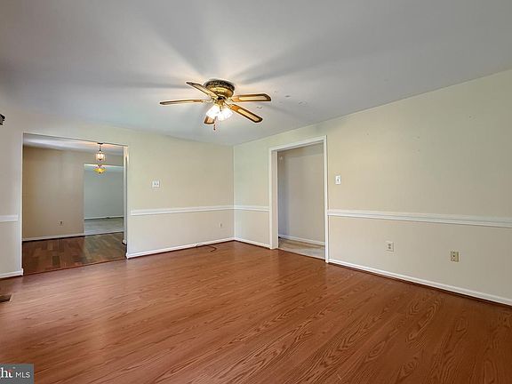 5th image of 811 Cove Point Rd