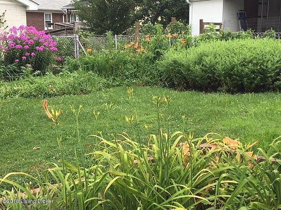 2nd image of 831 Clarks Ln
