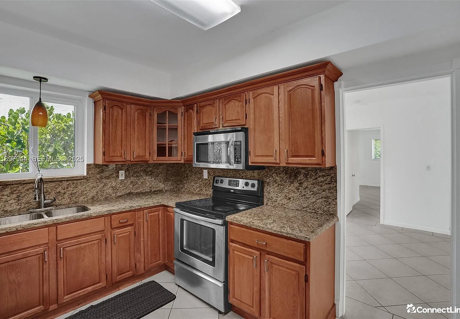 3 bed, 2.0 bath, $6,500 — Photo 4
