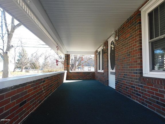 3rd image of 52 Fairview Ave