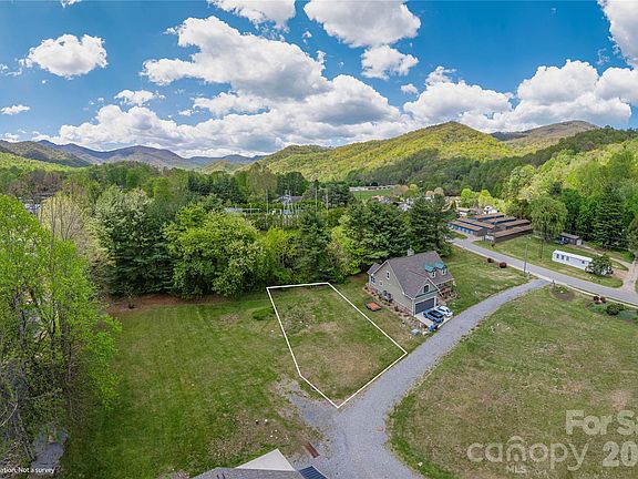 3rd image of 600 Sophie Rd