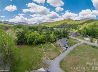 600 Sophie Rd, Maggie Valley, NC 28751