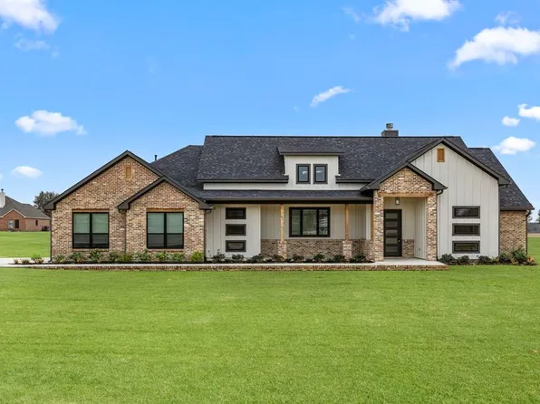 709 Blue Topaz Drive, Bellville, TX 77418