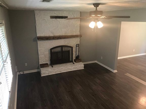 2nd image of 5694 Meadowood Dr