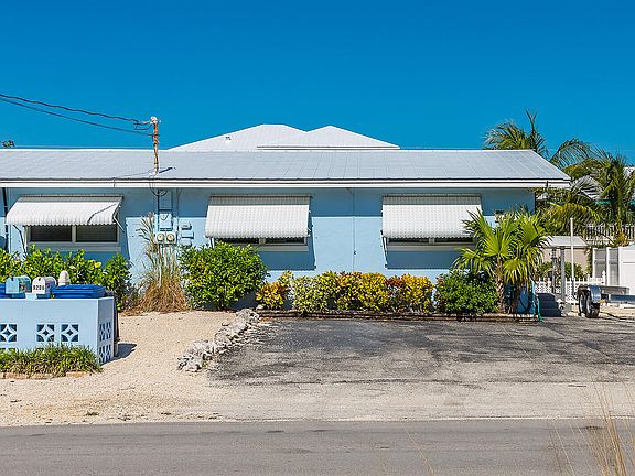 2nd image of 9206 Aviation Blvd