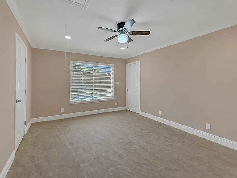 2910 Norwich St — Photo 22