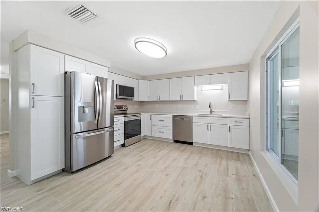 2 bed, 2.0 bath, 1170 sqft, $2,800 — Photo 2