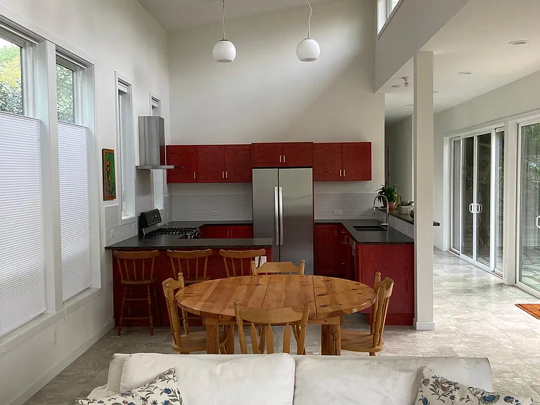 1902 SE 56th Ave — Photo 8