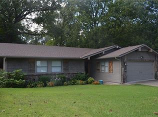 1205 NW 10th St, Bentonville, AR 72712