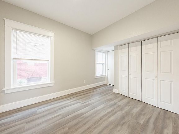 5th image of 323 Brighton Ave #A