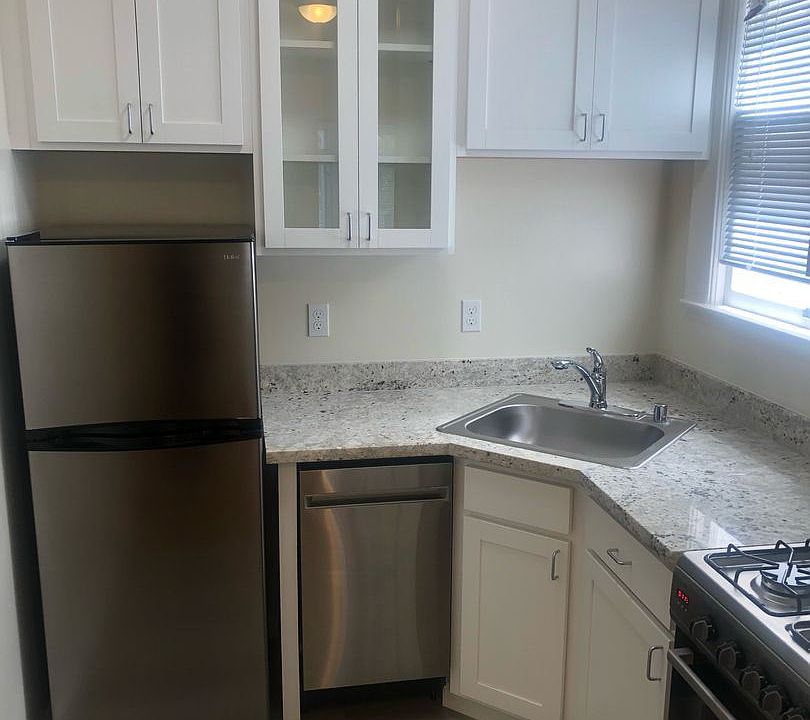 1st image of 1040 Steiner St #6