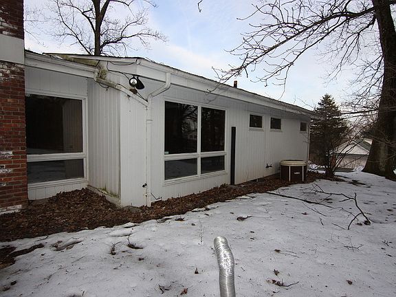 2nd image of 24 Linden Ave