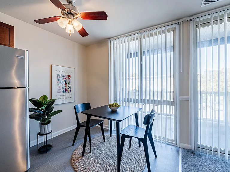 The Hanover Apartments — Photo 17