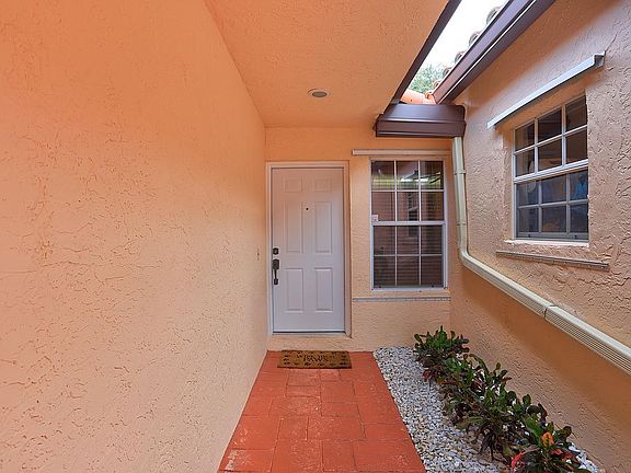 3rd image of 5161 Casa Real Dr