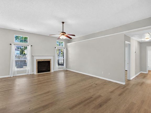 3rd image of 8604 Hickory Creek Ln