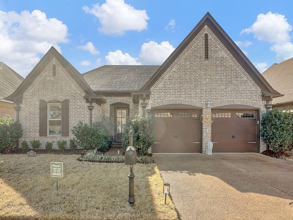 1st image of 8523 Woodland Rose Cir N