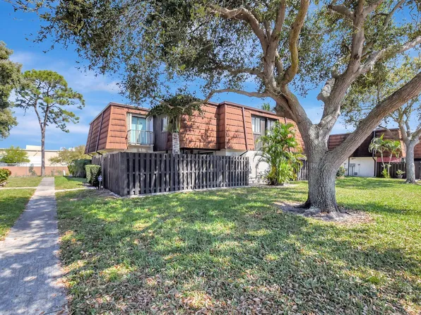 2152 White Pine A Circle #A, Greenacres, FL 33415