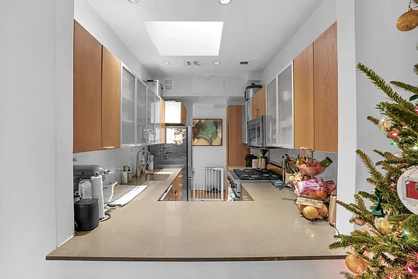 Rented by Nomad Property Group, LLC | media 4