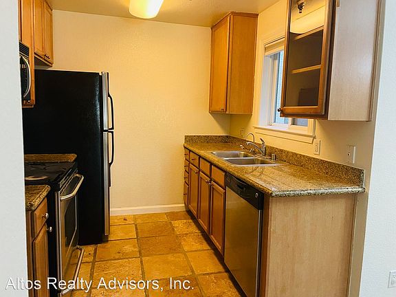 5th image of 880 E Fremont Ave APT 303