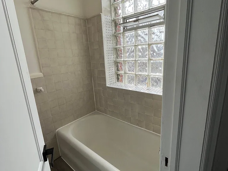 26 Irving Pl — Photo 9