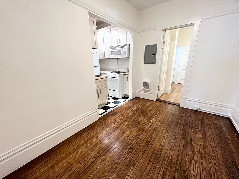 711 Leavenworth St — Photo 2