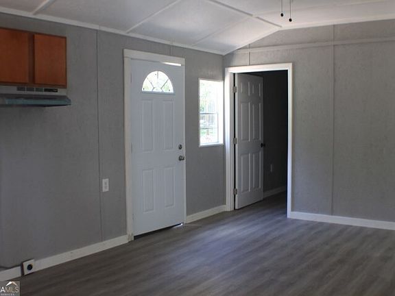 3rd image of 480 River Rd