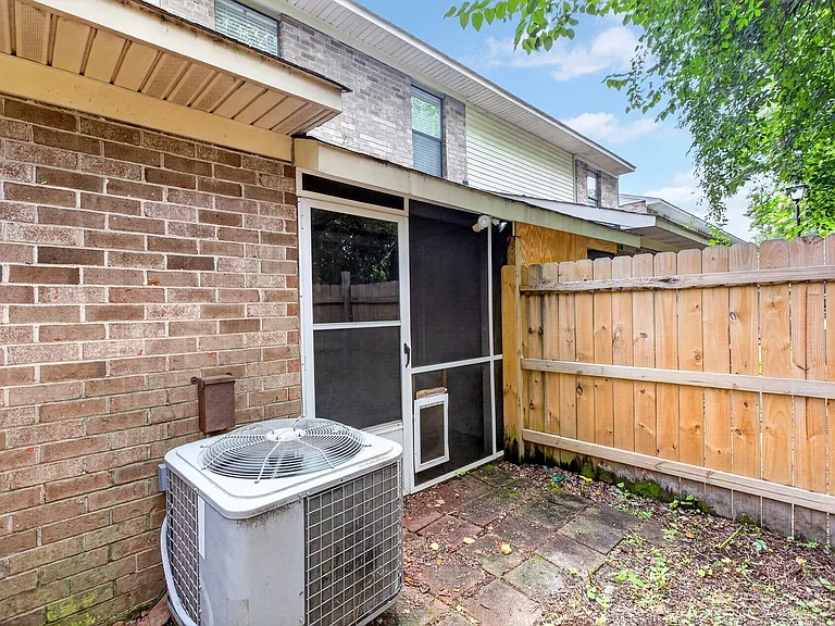6279 Lucille Dr #C — Photo 16