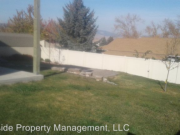 5th image of 208 20th Ave W