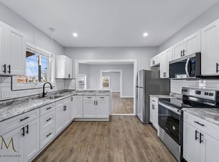 403-405 S Elm St #1, Holyoke, MA 01040