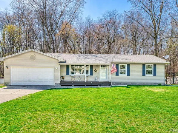 13420 Heather Ln, Perry, MI 48872