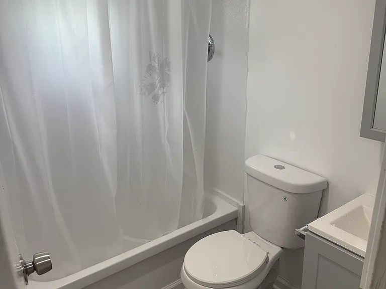 107 Chris Dr — Photo 4