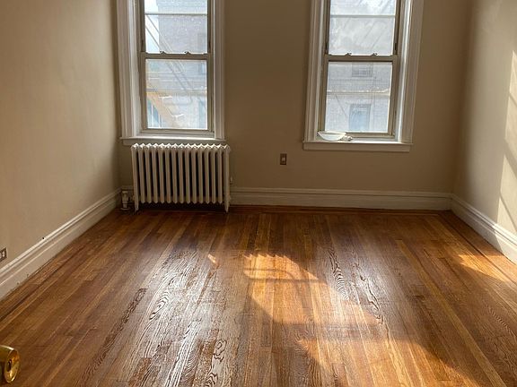 2nd image of 655 E 234th St Floor 4