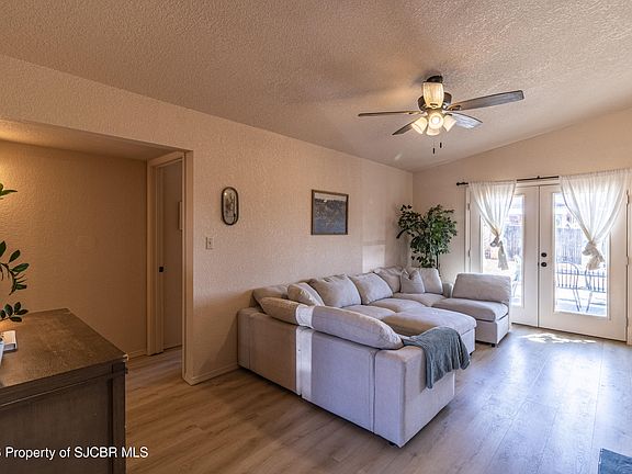 3rd image of 205 Mesilla Dr