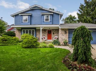 1400 Maplehollow St SE, Kentwood, MI 49508