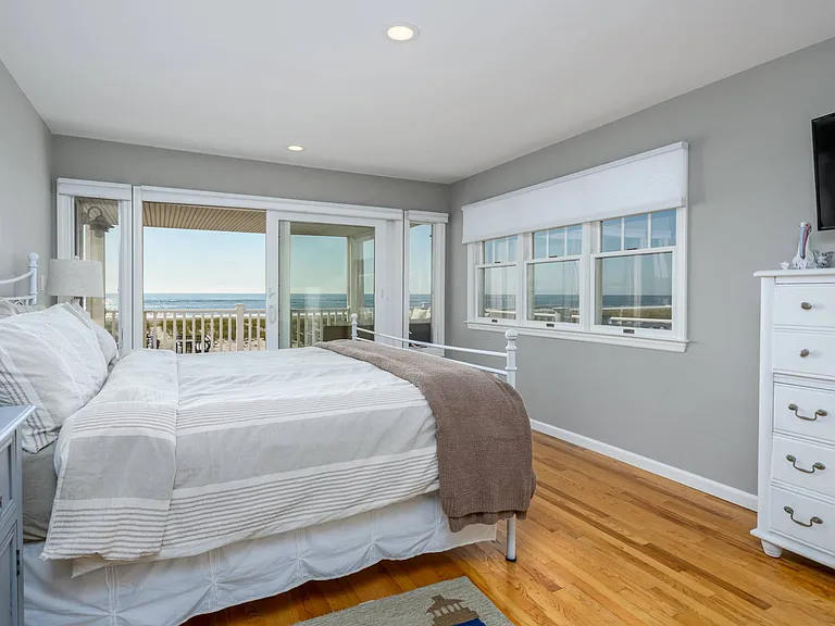 863 Dune Rd — Photo 31