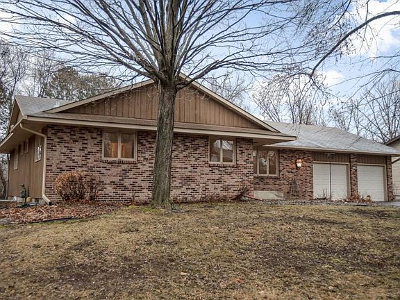 2nd image of 3303 Glen Oaks Ave