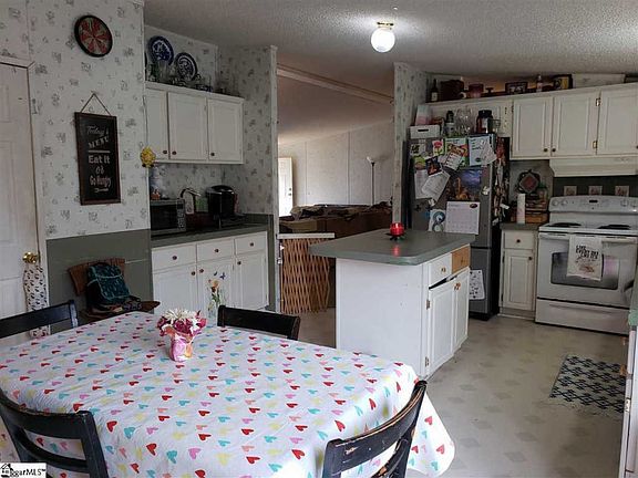 3rd image of 126 Sue Ella Ct