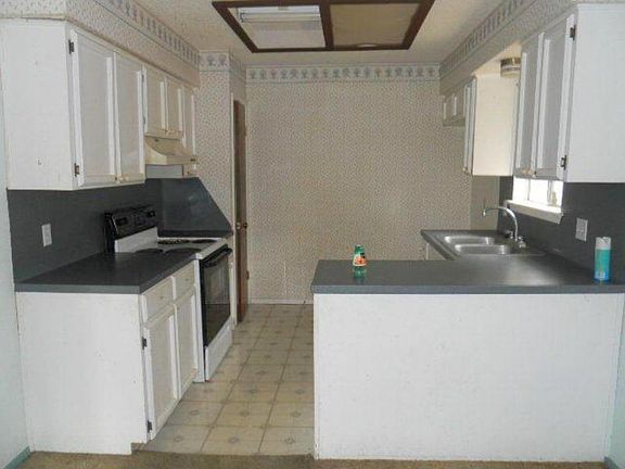 3rd image of 3417 Crest Elm Dr